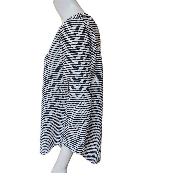 Chico's Black & White Striped Chevron 3/4 Sleeve Top (1) - Picture 3 of 6